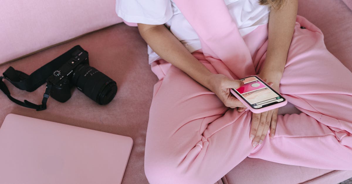 embark on a transformative journey with our digital detox guide. discover effective strategies to unplug from technology, rejuvenate your mind, and reconnect with the present moment. experience the benefits of reduced screen time and enhance your overall well-being.