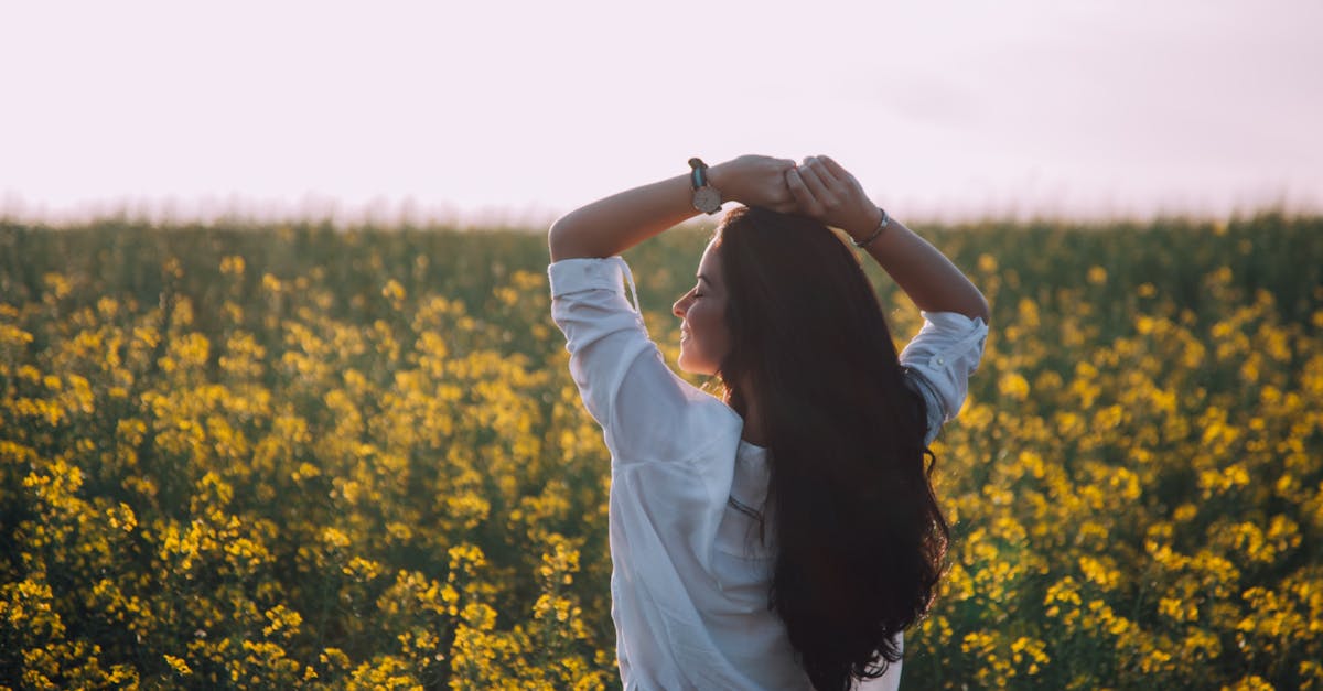 découvrez l'importance de la posture pour votre santé et votre bien-être. Apprenez des conseils et des techniques pour améliorer votre posture et soulager l'inconfort, améliorer la productivité et renforcer la confiance dans la vie quotidienne.